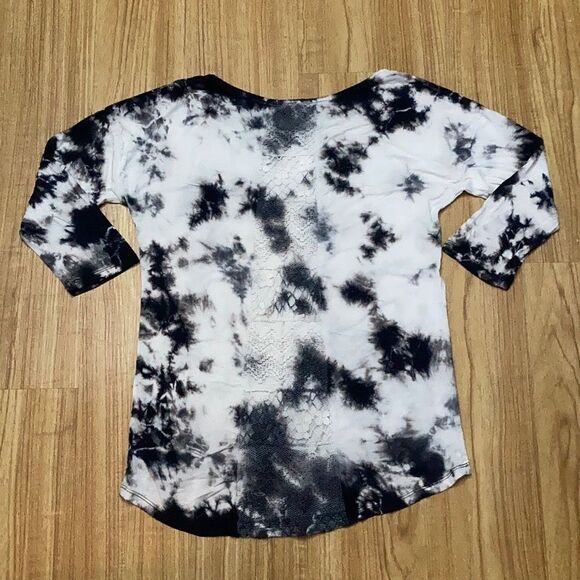 Tie Die 3/4 Sleeve Top EUC - Picture 5 of 6